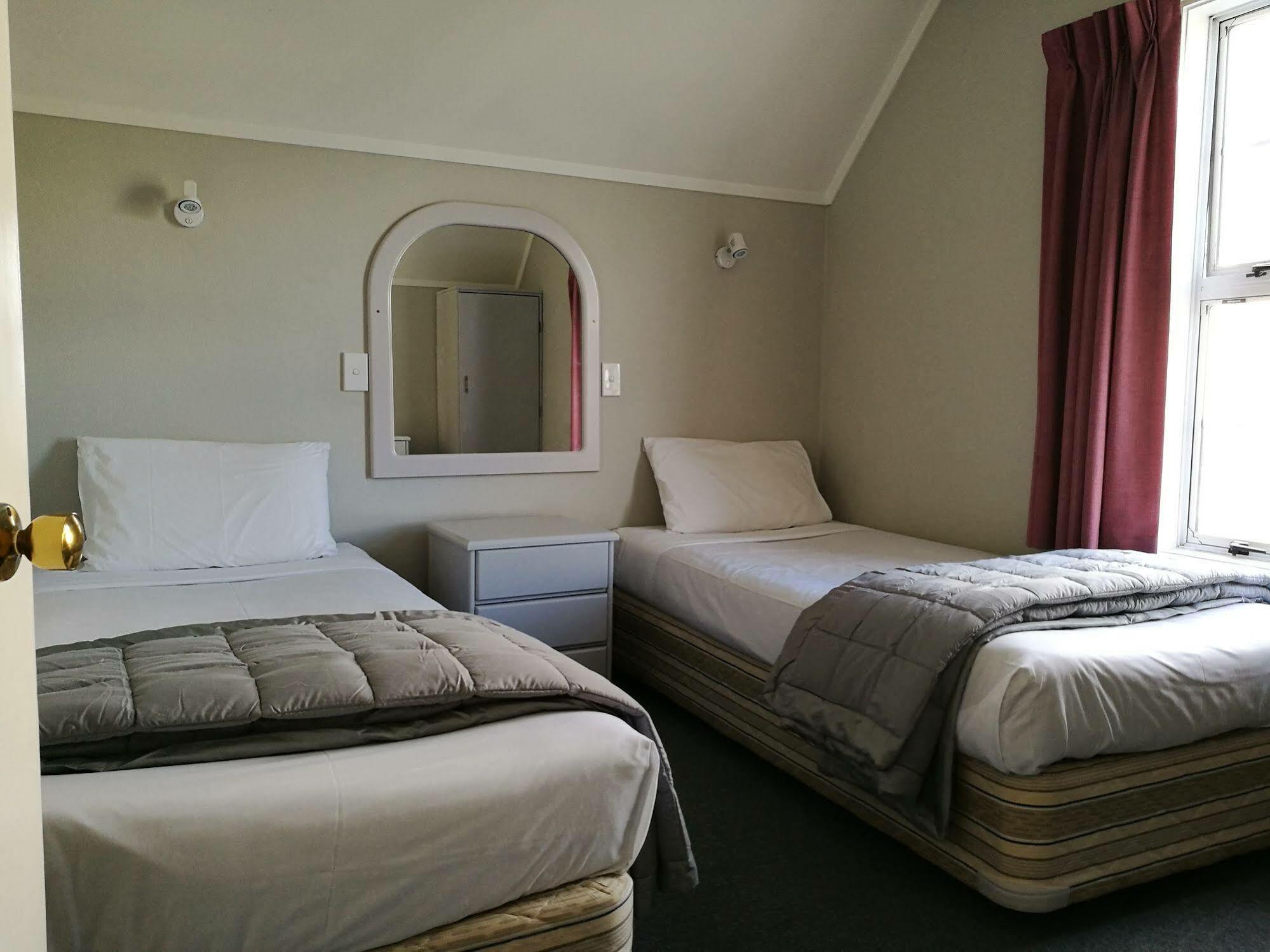 Phoenix Thermal Resort - Taupo Kültér fotó